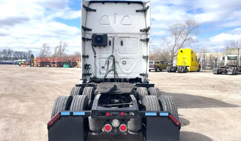 
								2022 Freightliner Cascadia TA Sleeper Truck Tractor Detroit DD15 full									