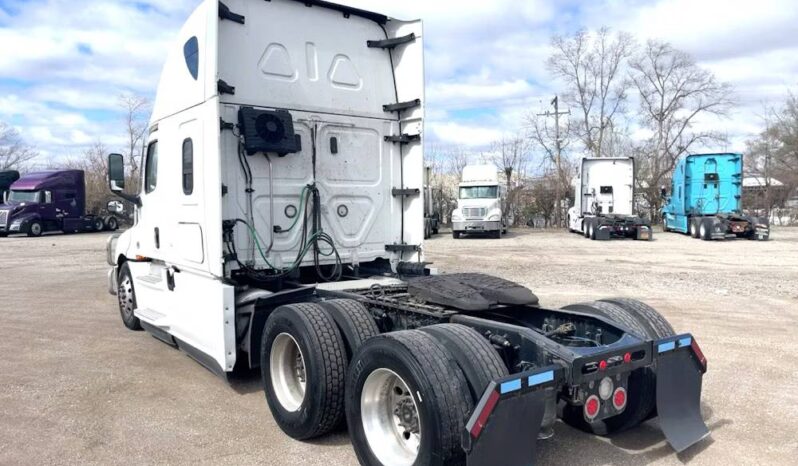 
								2022 Freightliner Cascadia TA Sleeper Truck Tractor Detroit DD15 full									