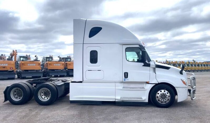 
								2022 Freightliner Cascadia TA Sleeper Truck Tractor Detroit DD15 full									