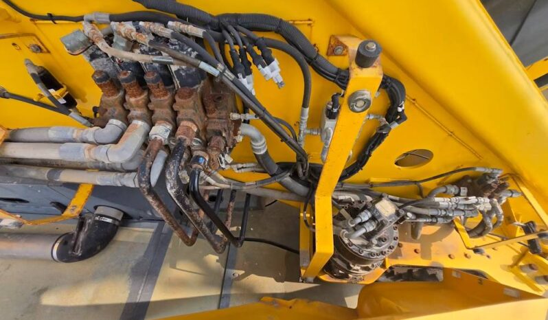 
								2015 Grove RT765E-2 65-Ton 175′ Rough Terrain Crane Lattice Jib Cummins full									