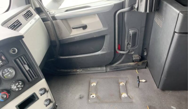 
								2022 Freightliner Cascadia TA Sleeper Truck Tractor Detroit DD15 full									