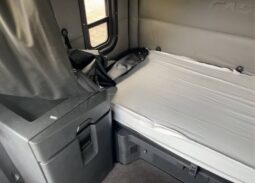 
										2022 Freightliner Cascadia TA Sleeper Truck Tractor Detroit DD15 full									