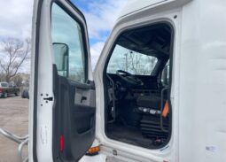 
										2022 Freightliner Cascadia TA Sleeper Truck Tractor Detroit DD15 full									