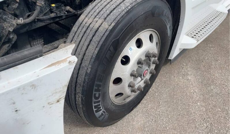 
								2022 Freightliner Cascadia TA Sleeper Truck Tractor Detroit DD15 full									