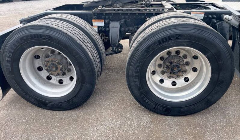 
								2022 Freightliner Cascadia TA Sleeper Truck Tractor Detroit DD15 full									