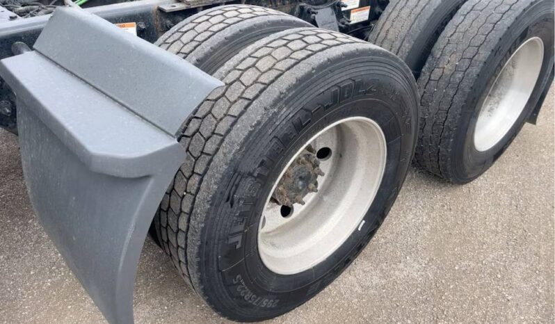 
								2022 Freightliner Cascadia TA Sleeper Truck Tractor Detroit DD15 full									