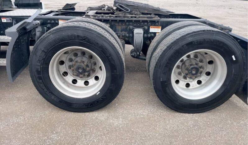 
								2022 Freightliner Cascadia TA Sleeper Truck Tractor Detroit DD15 full									