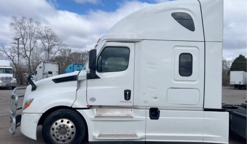 
								2022 Freightliner Cascadia TA Sleeper Truck Tractor Detroit DD15 full									