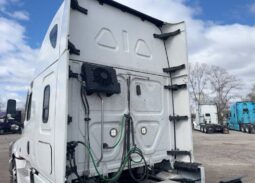 
										2022 Freightliner Cascadia TA Sleeper Truck Tractor Detroit DD15 full									