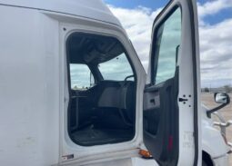 
										2022 Freightliner Cascadia TA Sleeper Truck Tractor Detroit DD15 full									