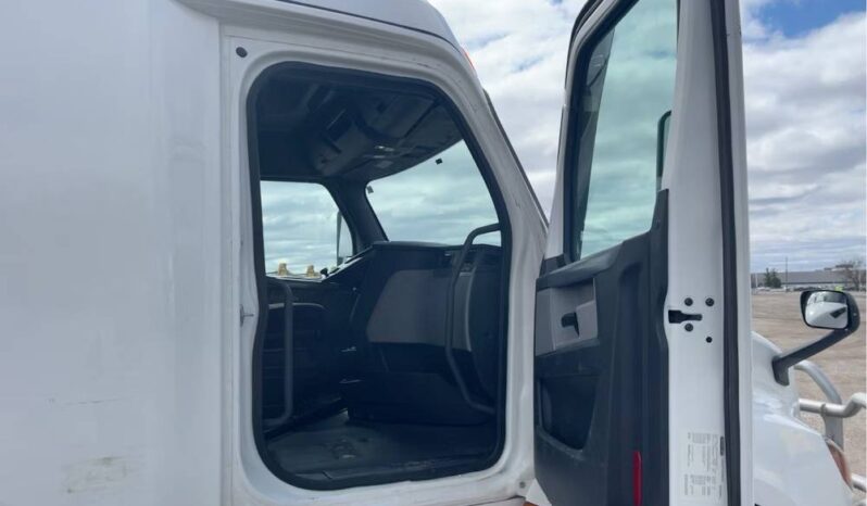 
								2022 Freightliner Cascadia TA Sleeper Truck Tractor Detroit DD15 full									