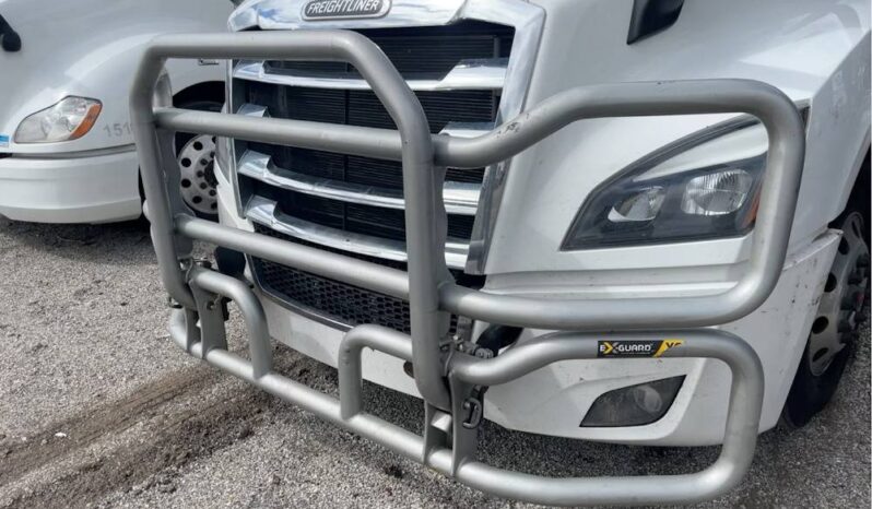 
								2022 Freightliner Cascadia TA Sleeper Truck Tractor Detroit DD15 full									