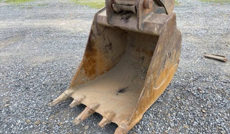 
								2017 Link-Belt 160X4EX Excavator Trackhoe Cab Aux Hyd Thumb QC Bucket full									