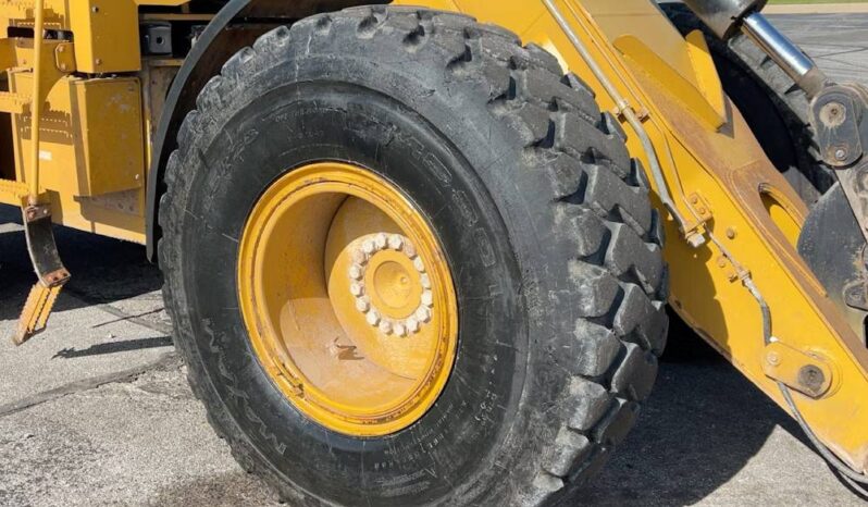 
								2012 Caterpillar 930H Wheel Loader AC Cab Hyd QC Aux Tractor Forks full									