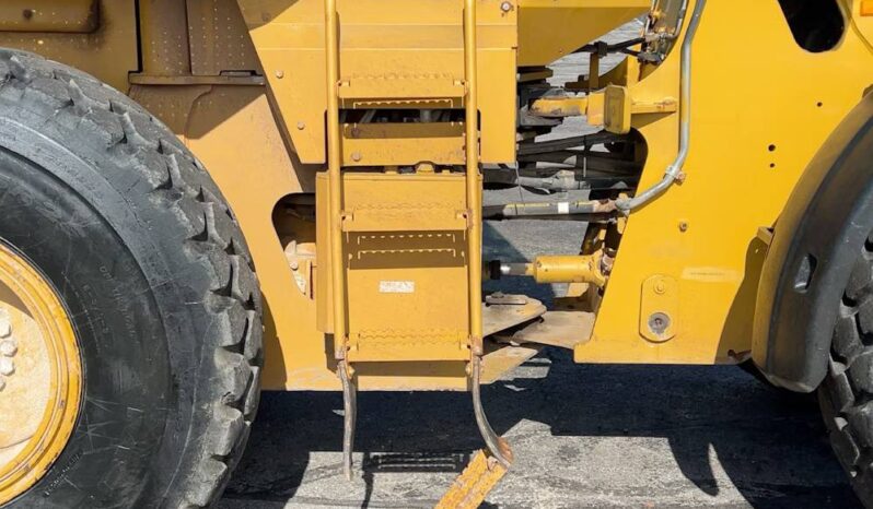 
								2012 Caterpillar 930H Wheel Loader AC Cab Hyd QC Aux Tractor Forks full									