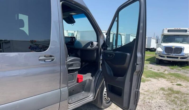 
								2021 Mercedes-Benz Sprinter 4500 Extended Catering Food Truck Van full									