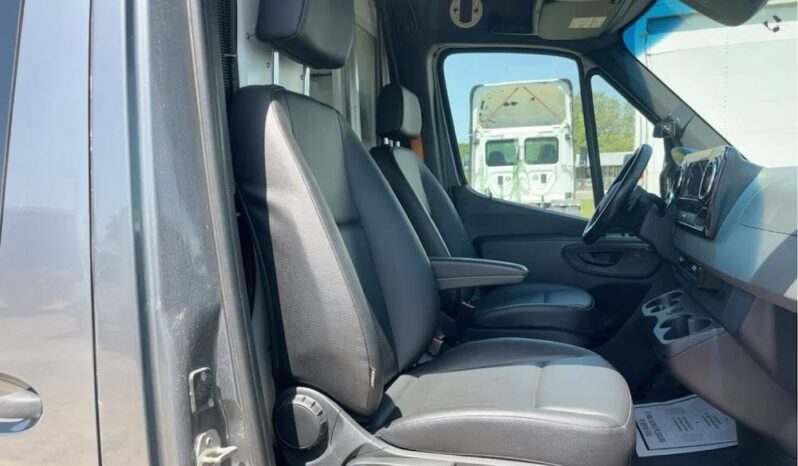 
								2021 Mercedes-Benz Sprinter 4500 Extended Catering Food Truck Van full									