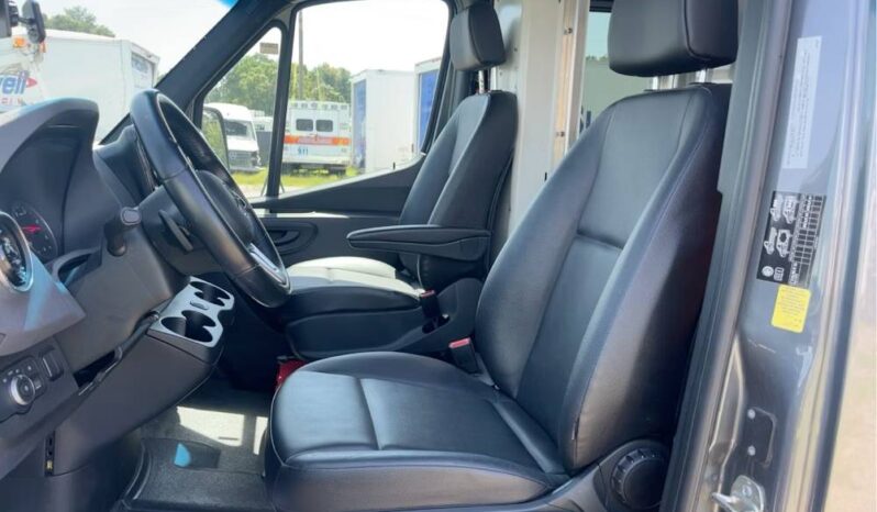 
								2021 Mercedes-Benz Sprinter 4500 Extended Catering Food Truck Van full									