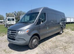 
										2021 Mercedes-Benz Sprinter 4500 Extended Catering Food Truck Van full									