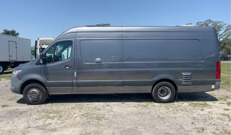 
								2021 Mercedes-Benz Sprinter 4500 Extended Catering Food Truck Van full									