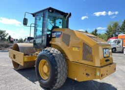 
										2020 Caterpillar CS56B 84″ Single Drum Vibratory Roller Compactor Cab AC full									