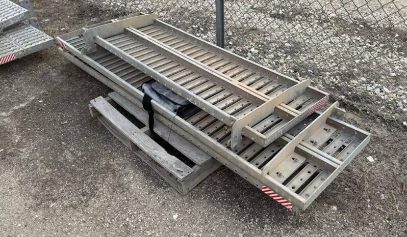 
								2015 Grove GHC130 132 Ton 132′ Telescopic Crawler Crane Boom Cab Cummins full									