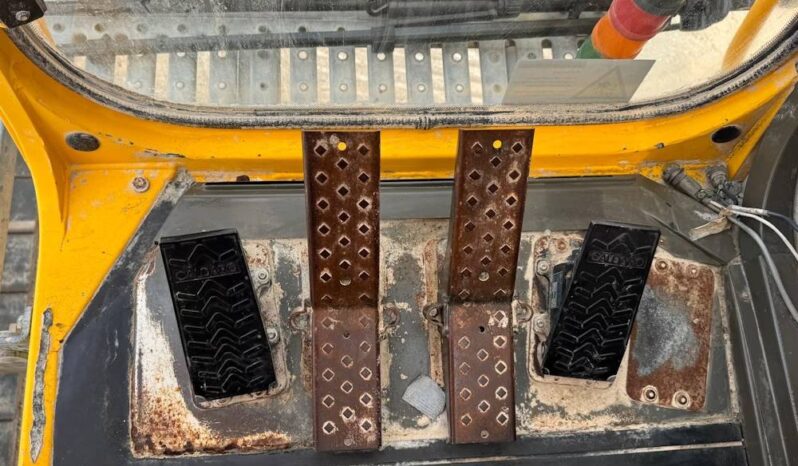 
								2015 Grove GHC130 132 Ton 132′ Telescopic Crawler Crane Boom Cab Cummins full									