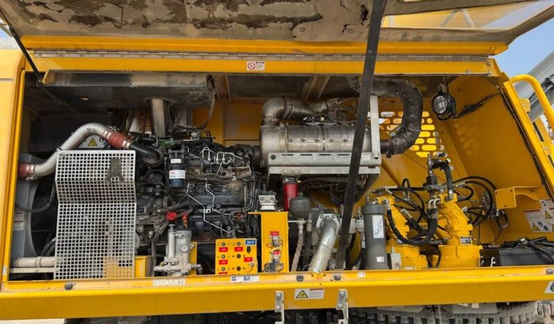 
								2015 Grove GHC130 132 Ton 132′ Telescopic Crawler Crane Boom Cab Cummins full									