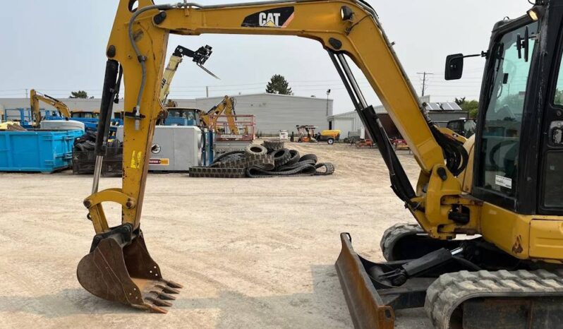 
								2016 Caterpillar 305.5E2 CR Mini Excavator Backhoe Aux Hyd Bucket Cab US full									