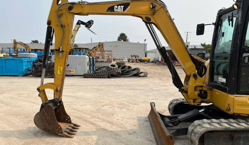 
								2016 Caterpillar 305.5E2 CR Mini Excavator Backhoe Aux Hyd Bucket Cab US full									