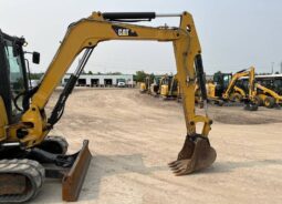 
										2016 Caterpillar 305.5E2 CR Mini Excavator Backhoe Aux Hyd Bucket Cab US full									
