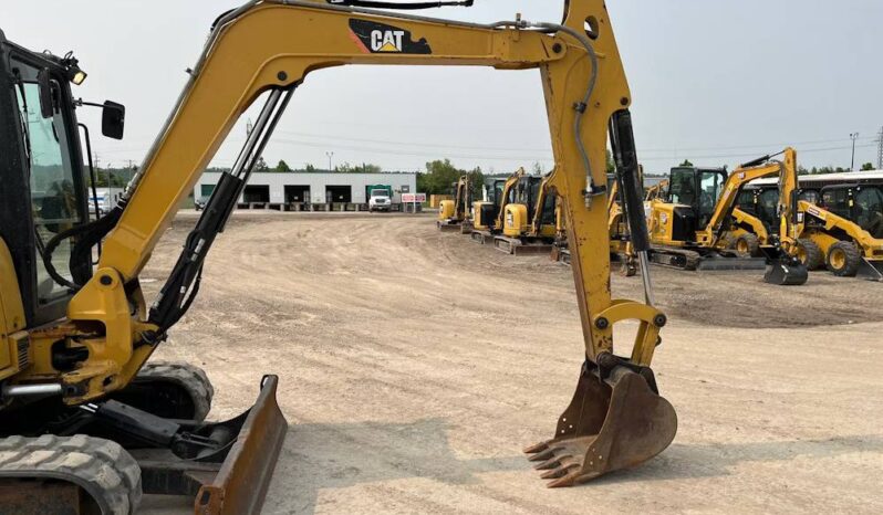 
								2016 Caterpillar 305.5E2 CR Mini Excavator Backhoe Aux Hyd Bucket Cab US full									