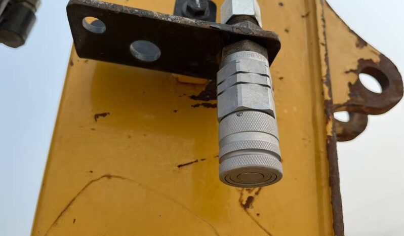 
								2016 Caterpillar 305.5E2 CR Mini Excavator Backhoe Aux Hyd Bucket Cab US full									