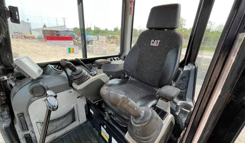 
								2016 Caterpillar 305.5E2 CR Mini Excavator Backhoe Aux Hyd Bucket Cab US full									