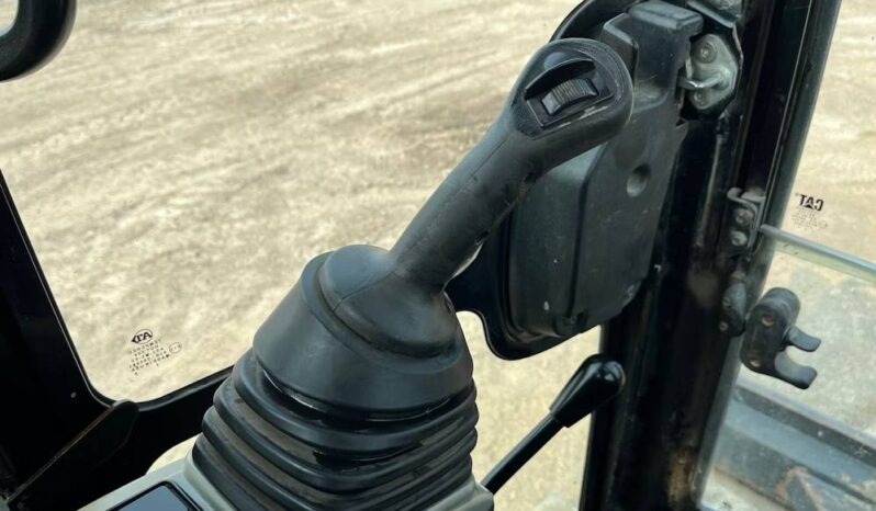 
								2016 Caterpillar 305.5E2 CR Mini Excavator Backhoe Aux Hyd Bucket Cab US full									