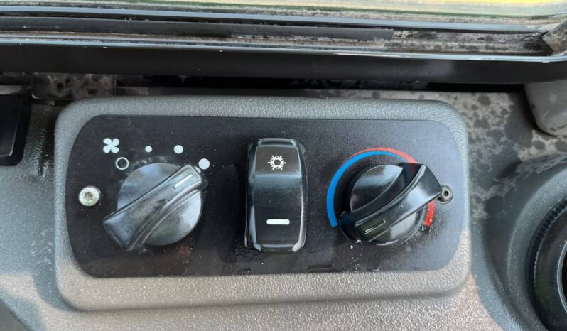 
								2016 Caterpillar 305.5E2 CR Mini Excavator Backhoe Aux Hyd Bucket Cab US full									