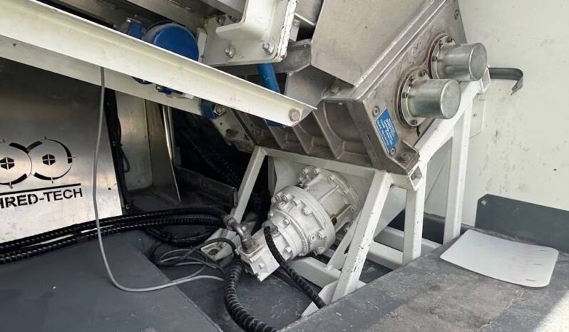 
								2020 Freightliner M2106 SA 18′ SHRED-TECH Shredder Truck Cummins AT full									