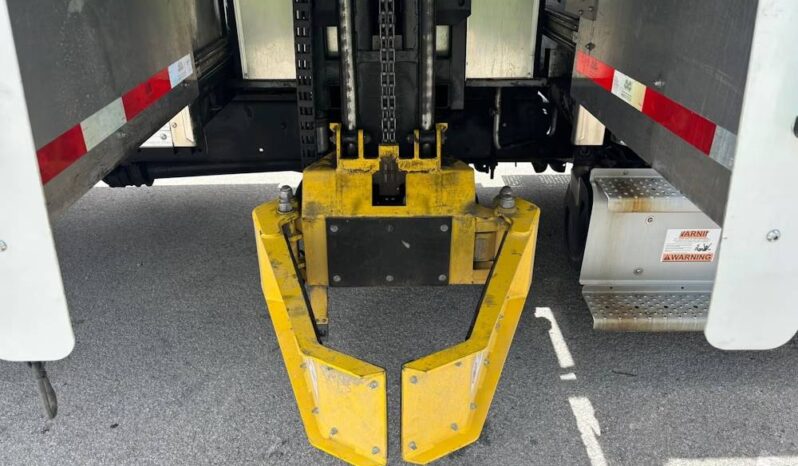 
								2020 Freightliner M2106 SA 18′ SHRED-TECH Shredder Truck Cummins AT full									