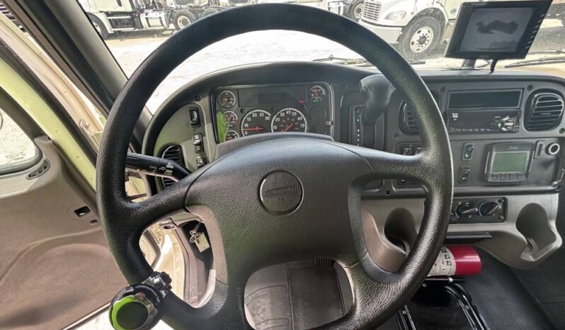 
								2020 Freightliner M2106 SA 18′ SHRED-TECH Shredder Truck Cummins AT full									