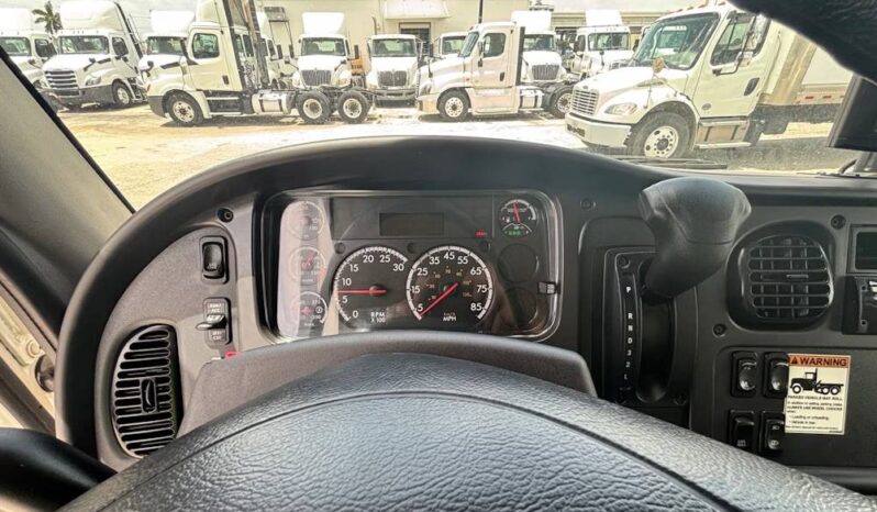 
								2020 Freightliner M2106 SA 18′ SHRED-TECH Shredder Truck Cummins AT full									