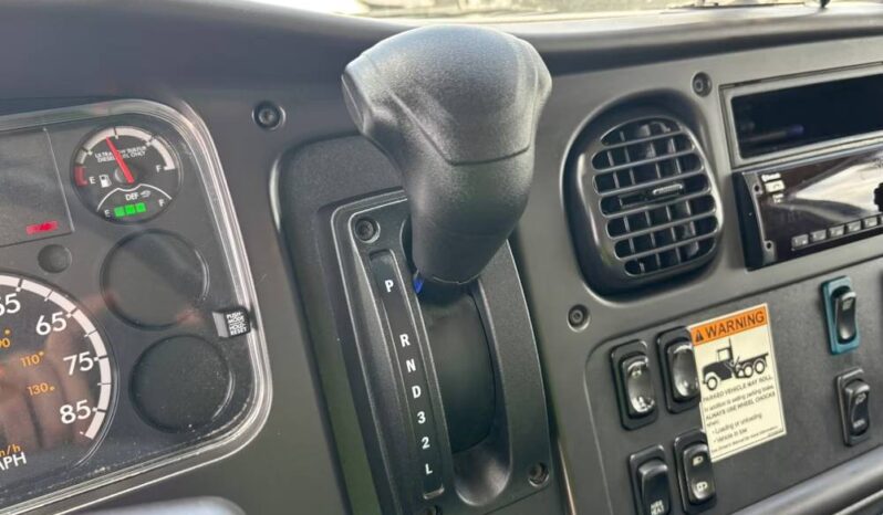 
								2020 Freightliner M2106 SA 18′ SHRED-TECH Shredder Truck Cummins AT full									