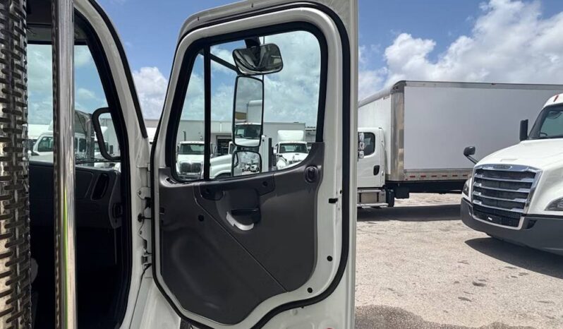 
								2020 Freightliner M2106 SA 18′ SHRED-TECH Shredder Truck Cummins AT full									