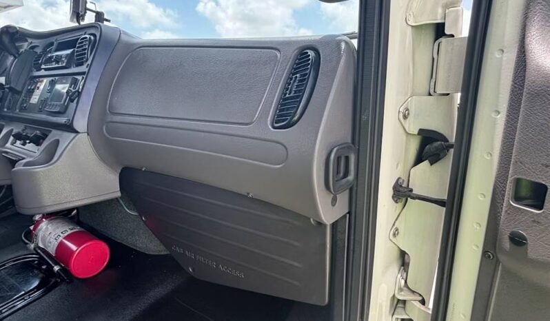 
								2020 Freightliner M2106 SA 18′ SHRED-TECH Shredder Truck Cummins AT full									