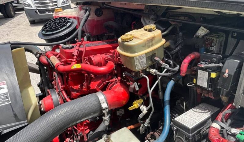 
								2020 Freightliner M2106 SA 18′ SHRED-TECH Shredder Truck Cummins AT full									