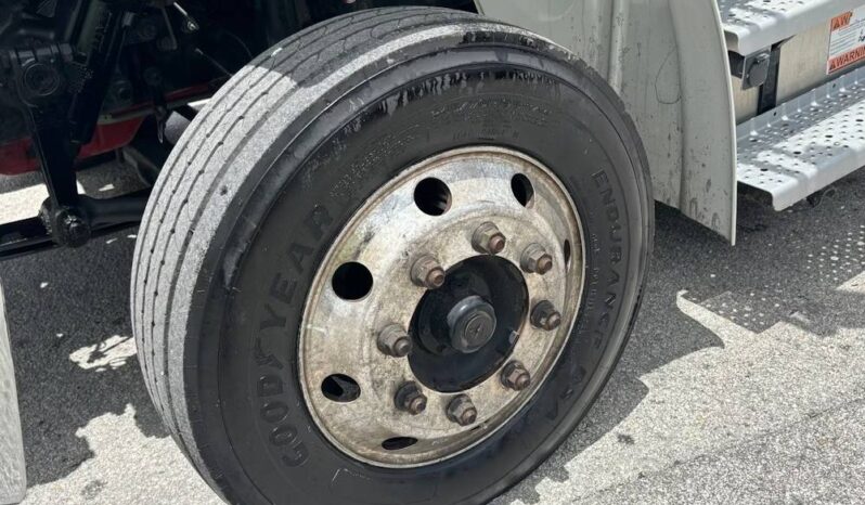 
								2020 Freightliner M2106 SA 18′ SHRED-TECH Shredder Truck Cummins AT full									