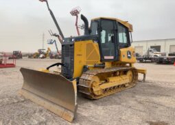 
										2021 John Deere 650K XLT Crawler Dozer Cab Tractor 123″ 6 – Way Blade full									