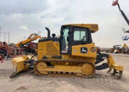 
										2021 John Deere 650K XLT Crawler Dozer Cab Tractor 123″ 6 – Way Blade full									