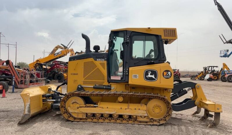 
								2021 John Deere 650K XLT Crawler Dozer Cab Tractor 123″ 6 – Way Blade full									