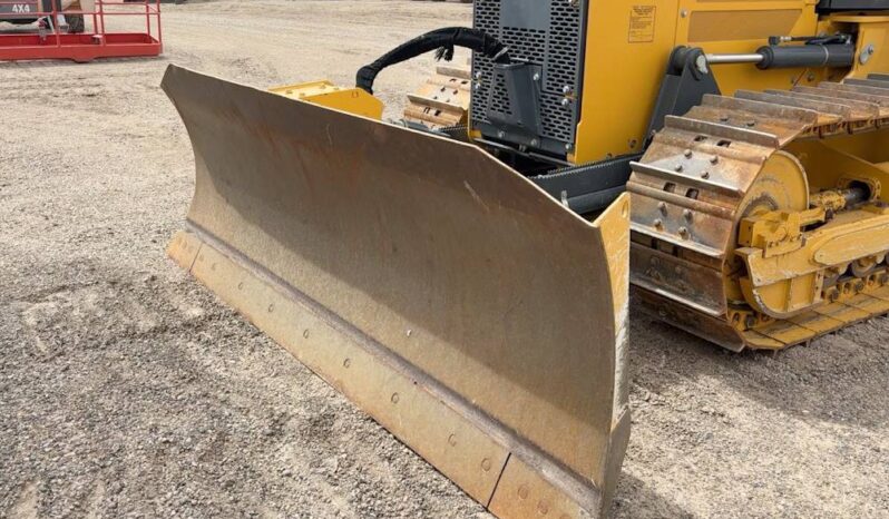 
								2021 John Deere 650K XLT Crawler Dozer Cab Tractor 123″ 6 – Way Blade full									