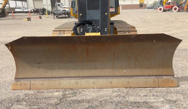 
								2021 John Deere 650K XLT Crawler Dozer Cab Tractor 123″ 6 – Way Blade full									